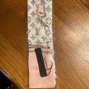 LOUIS VUITTON SILK BANDEAU / SCARF
